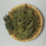 گزنه دمنوش با طبع گرم و خشک
