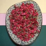غنچه نسترن قرمز دمنوشی برای تنظیم گردش و فشار خون