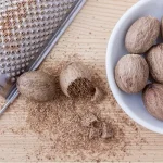پودر جوز هندی آسیاب شده توسط عطاری مطاری تازه و خوش عطر