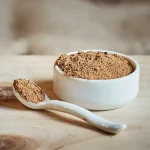 پودر جوز هندی آسیاب شده توسط عطاری مطاری تازه و خوش عطر