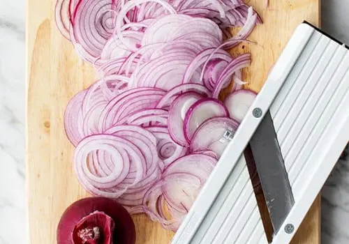 طرز تهیه ترشی پیاز قرمز خانگی