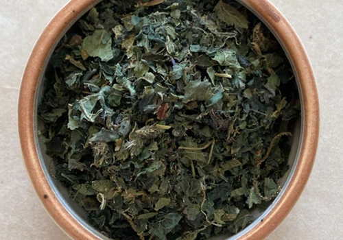 درمان ریزش مو با گزنه  - گزنهو ریزش مو - تقویت مو با گزنه - خواص گزنه برای درمان ریزش مو